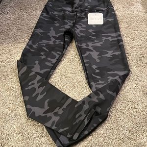 NWT Women’s large black and grey camo colored active pants